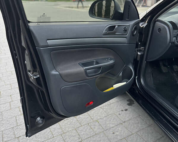 Чорний Шкода Октавія, об'ємом двигуна 1.6 л та пробігом 273 тис. км за 7600 $, фото 24 на Automoto.ua