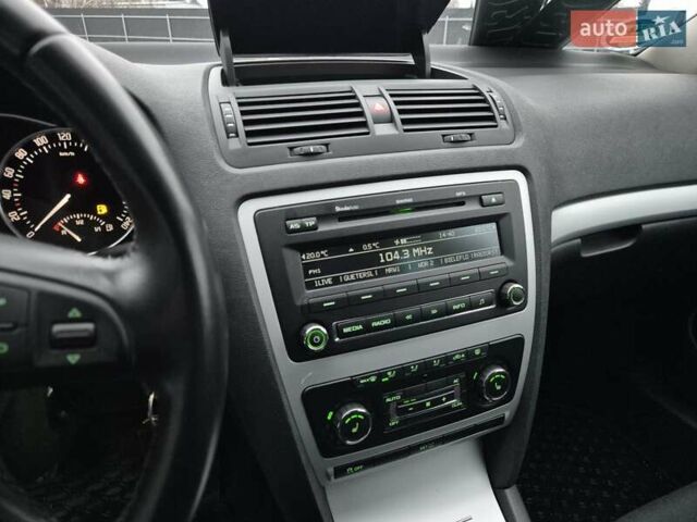 Чорний Шкода Октавія, об'ємом двигуна 1.8 л та пробігом 212 тис. км за 7100 $, фото 49 на Automoto.ua