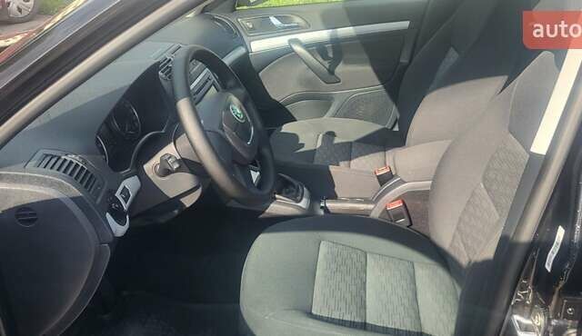 Чорний Шкода Октавія, об'ємом двигуна 1.8 л та пробігом 157 тис. км за 8000 $, фото 11 на Automoto.ua