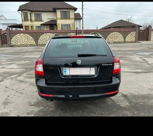Чорний Шкода Октавія, об'ємом двигуна 1.8 л та пробігом 230 тис. км за 6750 $, фото 3 на Automoto.ua