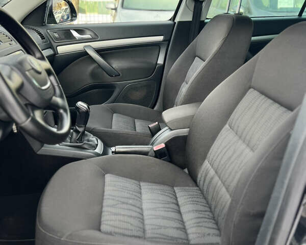 Чорний Шкода Октавія, об'ємом двигуна 1.8 л та пробігом 170 тис. км за 7700 $, фото 10 на Automoto.ua