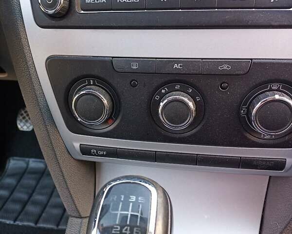 Чорний Шкода Октавія, об'ємом двигуна 1.8 л та пробігом 173 тис. км за 9000 $, фото 12 на Automoto.ua