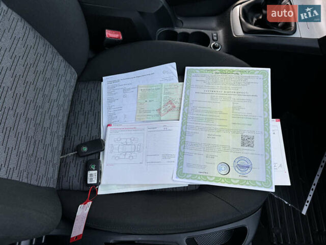 Черный Шкода Октавия, объемом двигателя 1.6 л и пробегом 243 тыс. км за 8350 $, фото 43 на Automoto.ua