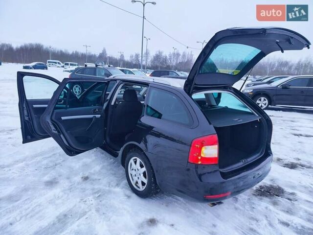 Черный Шкода Октавия, объемом двигателя 0 л и пробегом 200 тыс. км за 7999 $, фото 4 на Automoto.ua