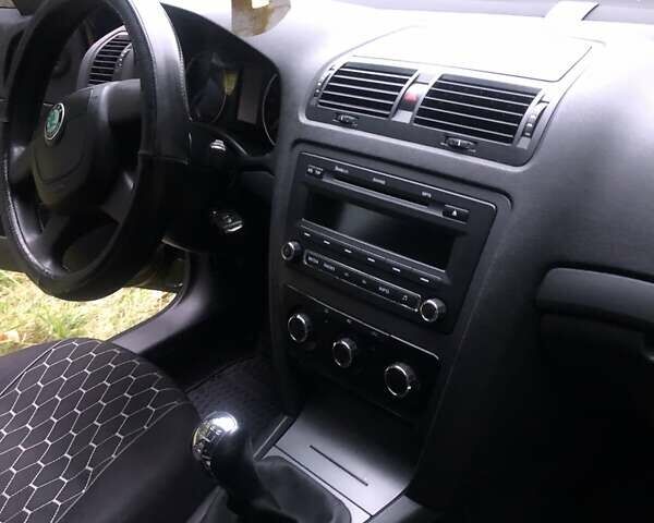 Черный Шкода Октавия, объемом двигателя 1.6 л и пробегом 184 тыс. км за 8900 $, фото 15 на Automoto.ua