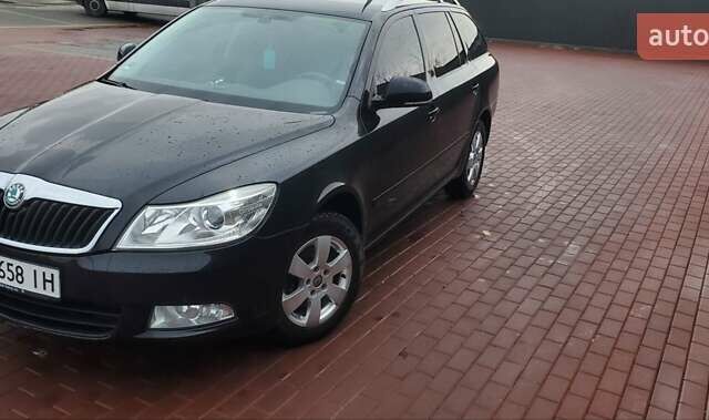 Чорний Шкода Октавія, об'ємом двигуна 1.6 л та пробігом 292 тис. км за 8800 $, фото 1 на Automoto.ua
