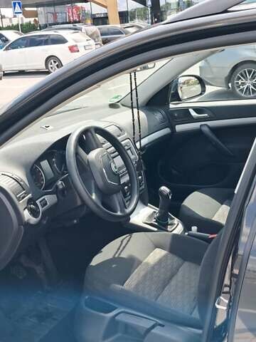 Черный Шкода Октавия, объемом двигателя 1.6 л и пробегом 276 тыс. км за 8100 $, фото 6 на Automoto.ua