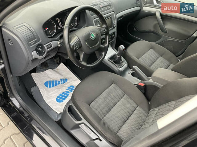 Черный Шкода Октавия, объемом двигателя 1.8 л и пробегом 154 тыс. км за 7500 $, фото 34 на Automoto.ua