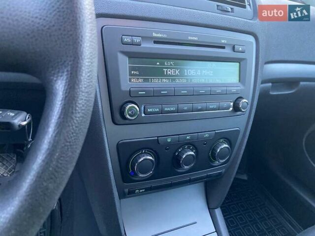 Черный Шкода Октавия, объемом двигателя 1.4 л и пробегом 254 тыс. км за 6850 $, фото 24 на Automoto.ua