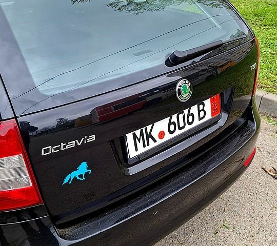 Черный Шкода Октавия, объемом двигателя 1.4 л и пробегом 206 тыс. км за 7500 $, фото 5 на Automoto.ua