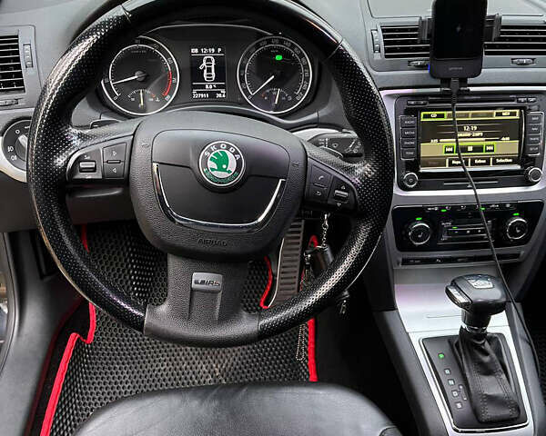 Черный Шкода Октавия, объемом двигателя 2 л и пробегом 228 тыс. км за 10000 $, фото 22 на Automoto.ua