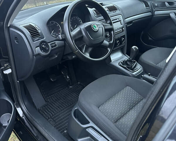 Чорний Шкода Октавія, об'ємом двигуна 1.4 л та пробігом 160 тис. км за 6550 $, фото 6 на Automoto.ua