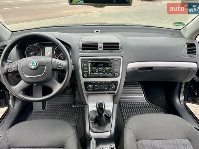 Черный Шкода Октавия, объемом двигателя 1.6 л и пробегом 157 тыс. км за 11390 $, фото 36 на Automoto.ua