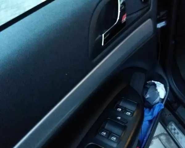 Чорний Шкода Октавія, об'ємом двигуна 2 л та пробігом 266 тис. км за 11500 $, фото 8 на Automoto.ua