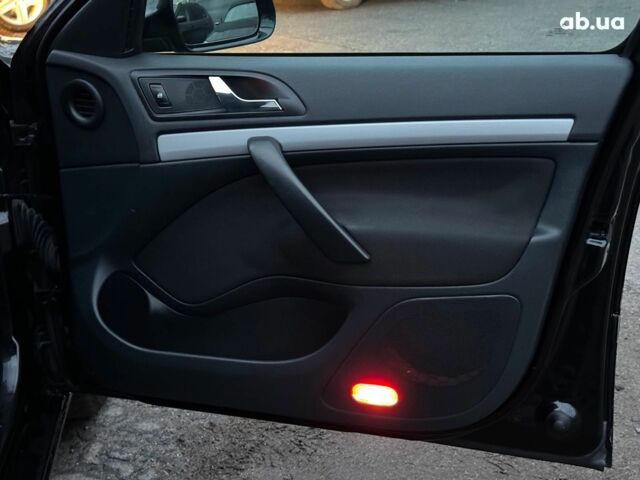 Черный Шкода Октавия, объемом двигателя 1.6 л и пробегом 237 тыс. км за 8190 $, фото 17 на Automoto.ua