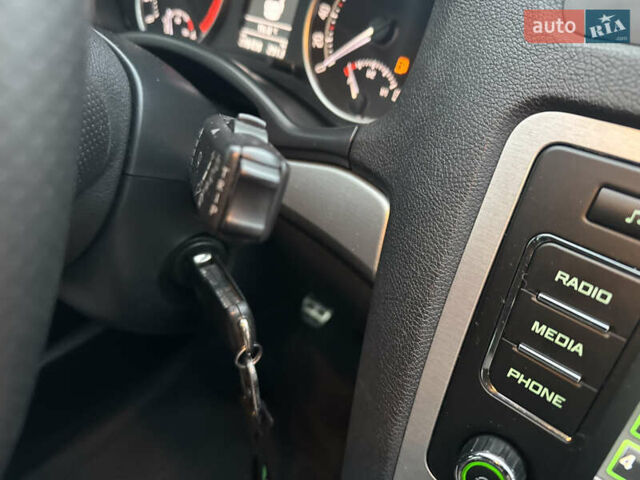 Шкода Октавия 2011 в Ровно на Automoto.ua Черный Шкода Октавия, объемом двигателя 1.97 л и пробегом 280 тыс. км за 9750 $, фото 78 на Automoto.ua