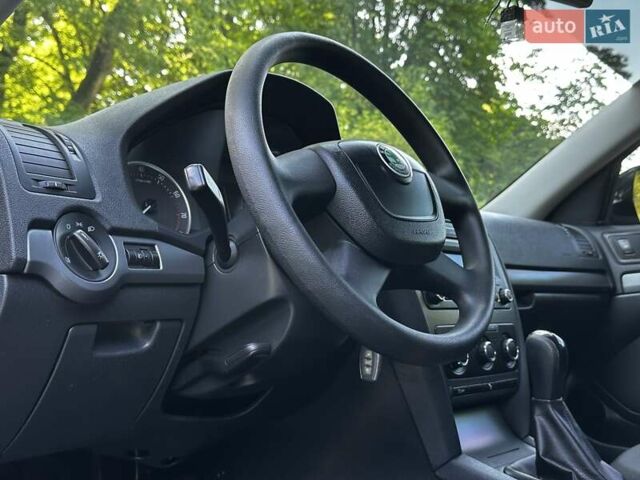 Черный Шкода Октавия, объемом двигателя 0 л и пробегом 217 тыс. км за 6500 $, фото 59 на Automoto.ua