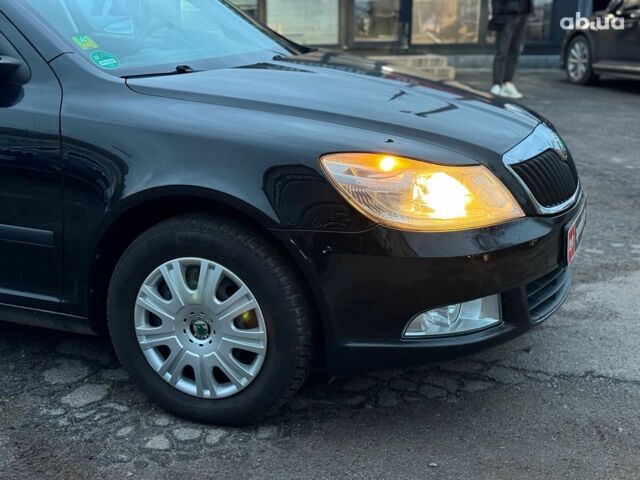 Черный Шкода Октавия, объемом двигателя 1.6 л и пробегом 237 тыс. км за 8190 $, фото 3 на Automoto.ua