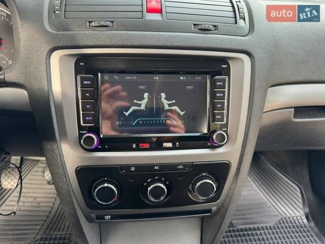 Шкода Октавия 2011 в Полтаве на Automoto.ua Черный Шкода Октавия, объемом двигателя 1.6 л и пробегом 220 тыс. км за 7600 $, фото 56 на Automoto.ua