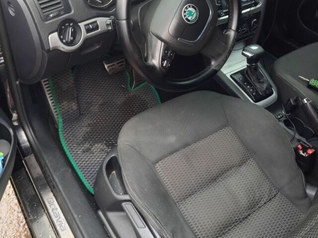 Черный Шкода Октавия, объемом двигателя 0 л и пробегом 261 тыс. км за 6700 $, фото 3 на Automoto.ua