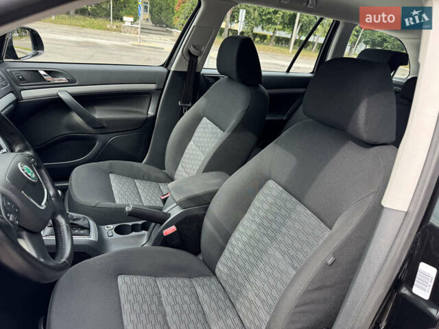 Черный Шкода Октавия, объемом двигателя 2 л и пробегом 229 тыс. км за 10200 $, фото 43 на Automoto.ua