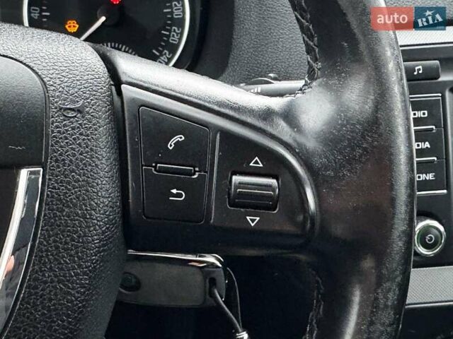 Черный Шкода Октавия, объемом двигателя 1.8 л и пробегом 287 тыс. км за 8990 $, фото 18 на Automoto.ua