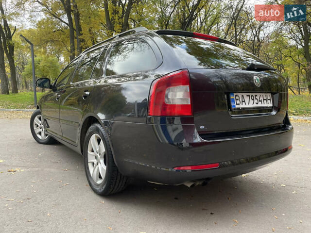 Черный Шкода Октавия, объемом двигателя 1.39 л и пробегом 212 тыс. км за 7777 $, фото 2 на Automoto.ua