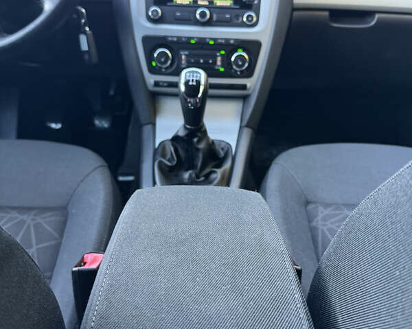 Шкода Октавия 2012 в Ровно на Automoto.ua Черный Шкода Октавия, объемом двигателя 1.6 л и пробегом 181 тыс. км за 9750 $, фото 32 на Automoto.ua