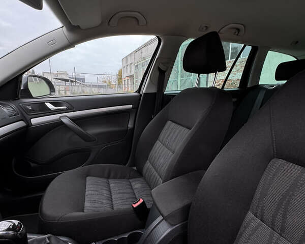 Черный Шкода Октавия, объемом двигателя 1.8 л и пробегом 226 тыс. км за 8100 $, фото 29 на Automoto.ua