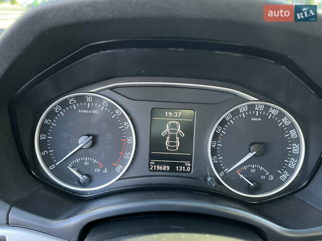 Чорний Шкода Октавія, об'ємом двигуна 1.6 л та пробігом 219 тис. км за 8200 $, фото 12 на Automoto.ua