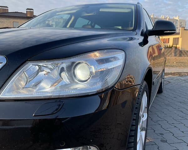 Черный Шкода Октавия, объемом двигателя 2 л и пробегом 251 тыс. км за 10850 $, фото 5 на Automoto.ua