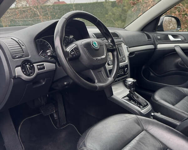 Черный Шкода Октавия, объемом двигателя 2 л и пробегом 196 тыс. км за 9700 $, фото 13 на Automoto.ua