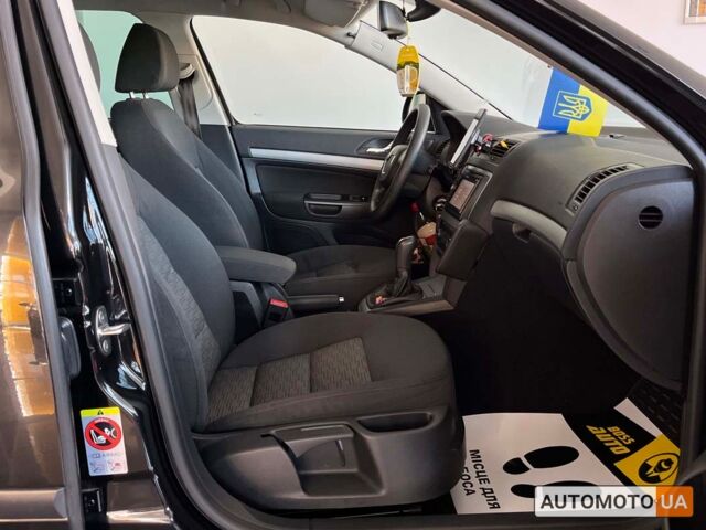 Черный Шкода Октавия, объемом двигателя 1.6 л и пробегом 262 тыс. км за 9200 $, фото 8 на Automoto.ua