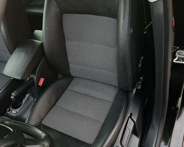 Чорний Шкода Октавія, об'ємом двигуна 2 л та пробігом 228 тис. км за 10799 $, фото 100 на Automoto.ua