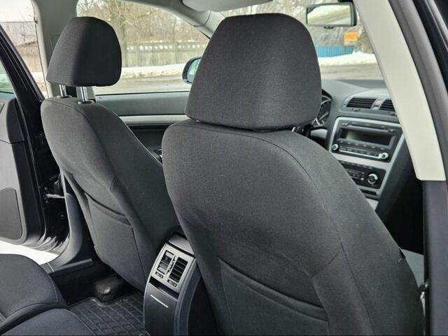 Черный Шкода Октавия, объемом двигателя 2 л и пробегом 153 тыс. км за 7800 $, фото 12 на Automoto.ua