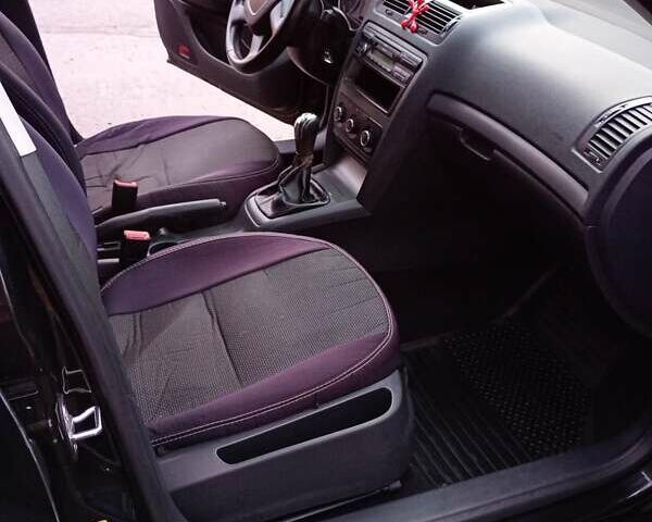 Чорний Шкода Октавія, об'ємом двигуна 1.6 л та пробігом 250 тис. км за 7600 $, фото 13 на Automoto.ua