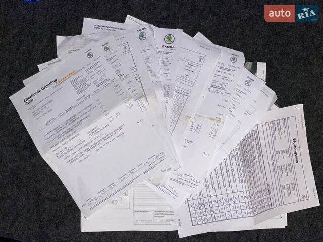 Чорний Шкода Октавія, об'ємом двигуна 2 л та пробігом 228 тис. км за 10799 $, фото 130 на Automoto.ua