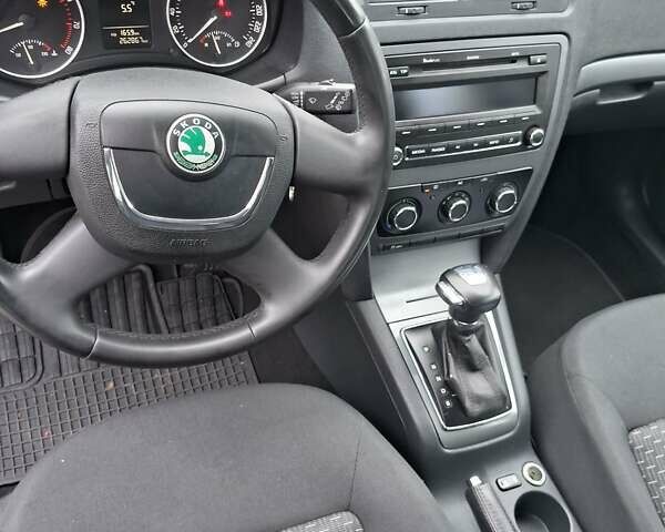 Черный Шкода Октавия, объемом двигателя 1.4 л и пробегом 236 тыс. км за 7900 $, фото 12 на Automoto.ua