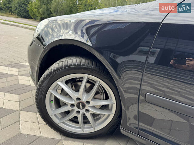 Черный Шкода Октавия, объемом двигателя 2 л и пробегом 229 тыс. км за 10200 $, фото 3 на Automoto.ua