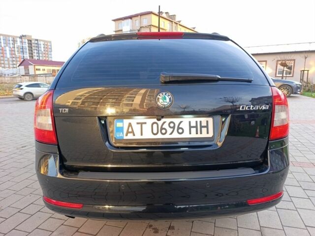 Черный Шкода Октавия, объемом двигателя 1.6 л и пробегом 220 тыс. км за 8500 $, фото 4 на Automoto.ua