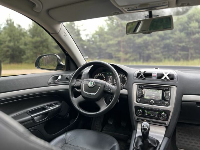 Черный Шкода Октавия, объемом двигателя 2 л и пробегом 288 тыс. км за 9699 $, фото 18 на Automoto.ua