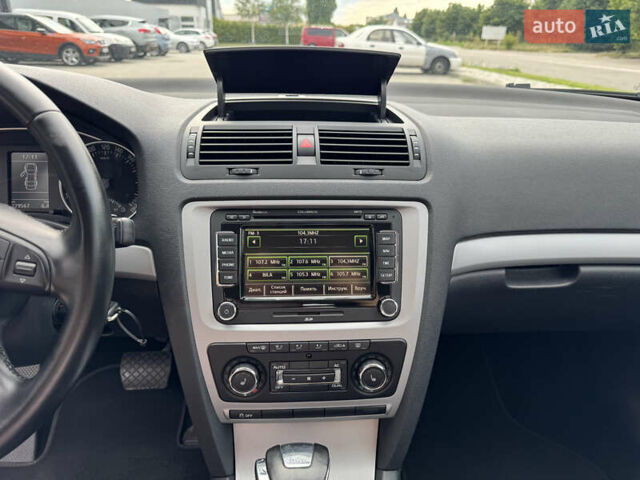 Черный Шкода Октавия, объемом двигателя 2 л и пробегом 229 тыс. км за 10200 $, фото 39 на Automoto.ua