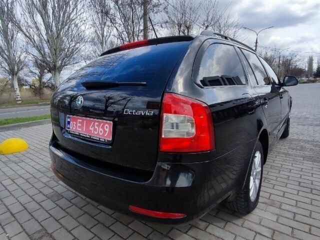 Черный Шкода Октавия, объемом двигателя 1 л и пробегом 206 тыс. км за 8799 $, фото 7 на Automoto.ua
