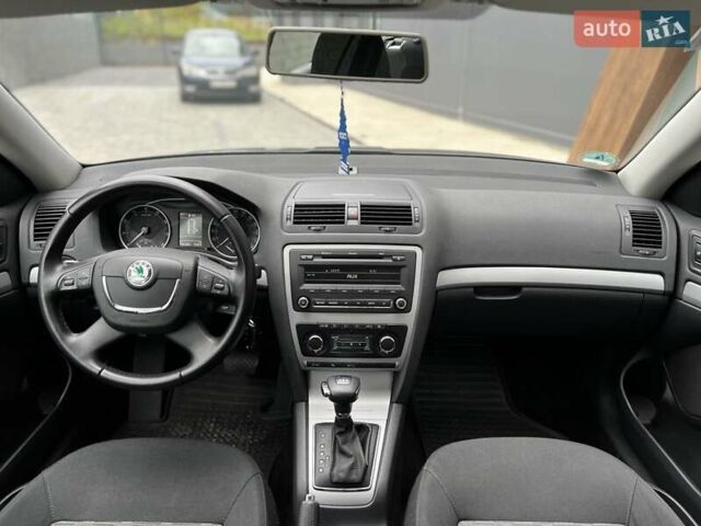 Черный Шкода Октавия, объемом двигателя 1.8 л и пробегом 195 тыс. км за 9750 $, фото 16 на Automoto.ua