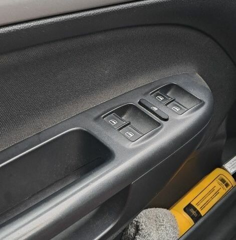 Черный Шкода Октавия, объемом двигателя 1.8 л и пробегом 171 тыс. км за 9000 $, фото 6 на Automoto.ua