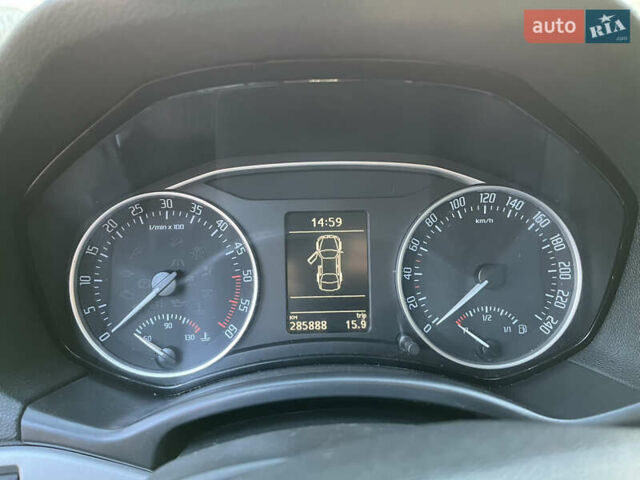 Черный Шкода Октавия, объемом двигателя 1.6 л и пробегом 285 тыс. км за 7800 $, фото 9 на Automoto.ua