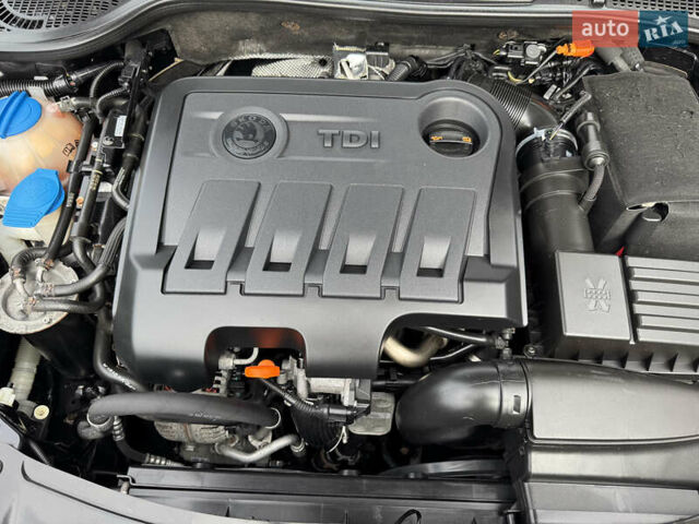 Черный Шкода Октавия, объемом двигателя 2 л и пробегом 229 тыс. км за 10200 $, фото 71 на Automoto.ua