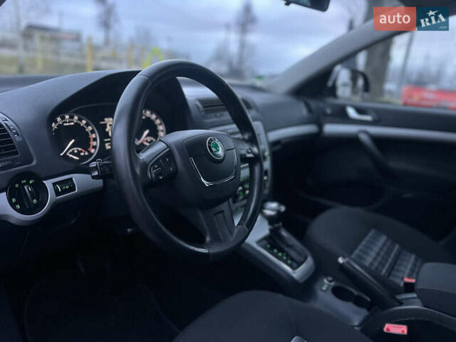 Чорний Шкода Октавія, об'ємом двигуна 1.99 л та пробігом 214 тис. км за 9500 $, фото 21 на Automoto.ua