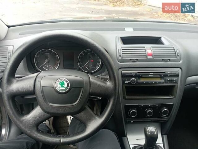 Шкода Октавия 2012 в Луцке на Automoto.ua Черный Шкода Октавия, объемом двигателя 1.6 л и пробегом 168 тыс. км за 6850 $, фото 6 на Automoto.ua