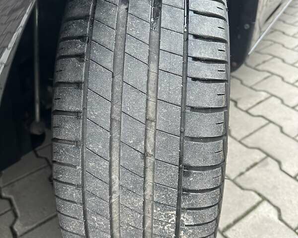 Черный Шкода Октавия, объемом двигателя 2 л и пробегом 220 тыс. км за 12500 $, фото 59 на Automoto.ua